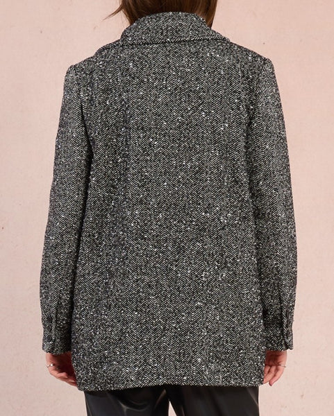 Veste à chevrons noir et blanc