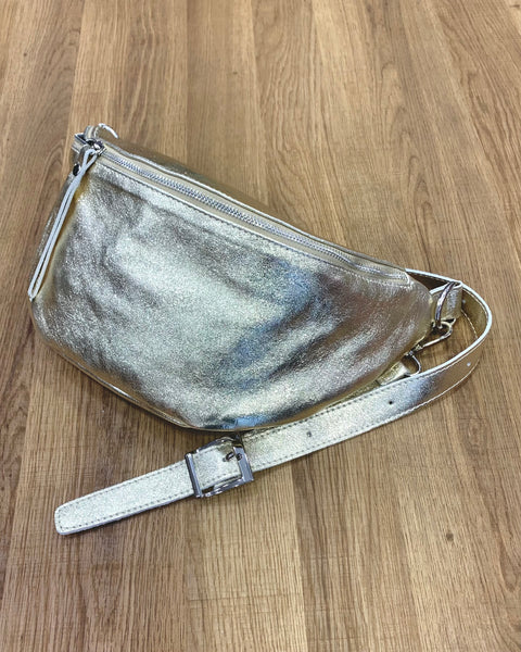 Banane en cuir irisé