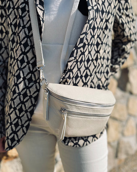 Banane zippée en cuir écru